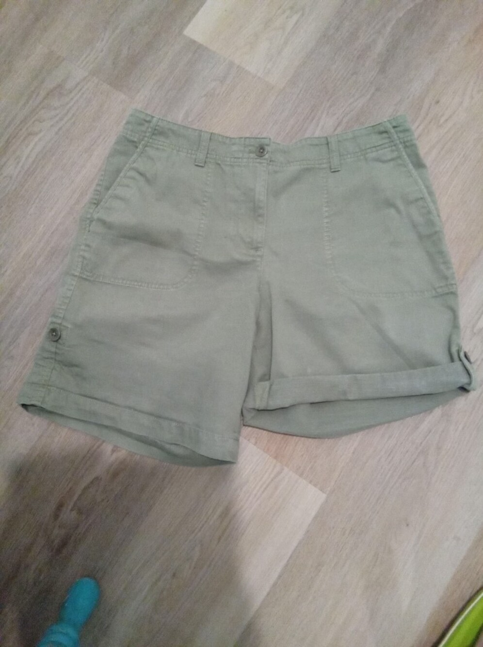 Talbots Size 10 Olive Green Bermuda Or Roll-Cuffed Casual Shorts